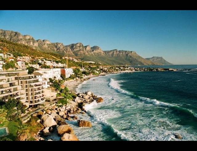 3 BEDROOM APARTMENT FOR SALE IN BANTRY BAY